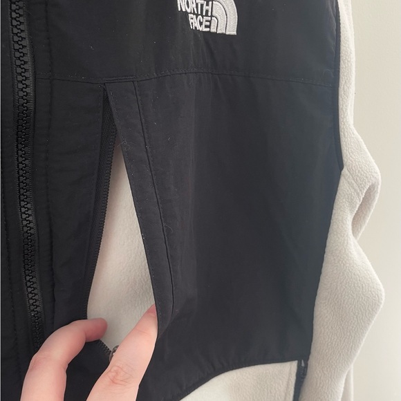 The North Face Women’s Denali Fleece Jacket - Picture 4 of 10